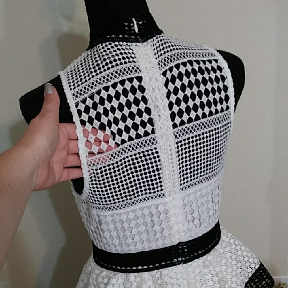 Forever 21 Black & White Sleeveless Dress - Picture 4 of 7